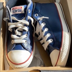 Converse Junior size 4.5 kids new